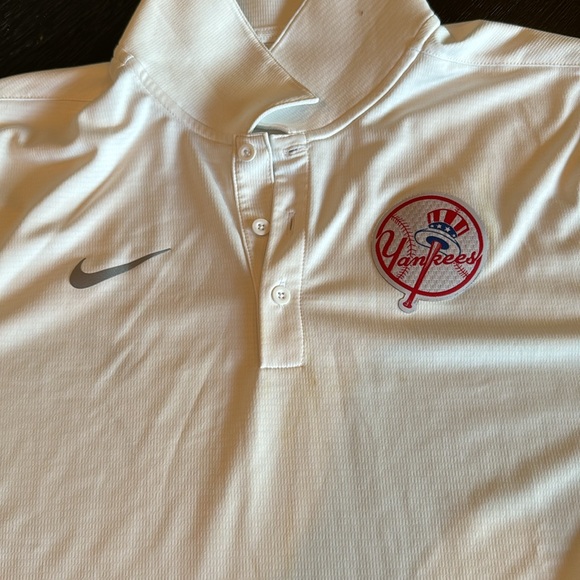 New York Yankees Polo - Picture 2 of 5